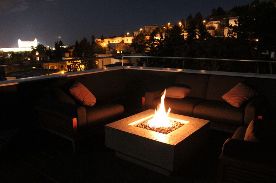 Gaskamine auf der Terrasse Balkon oder zum Garten