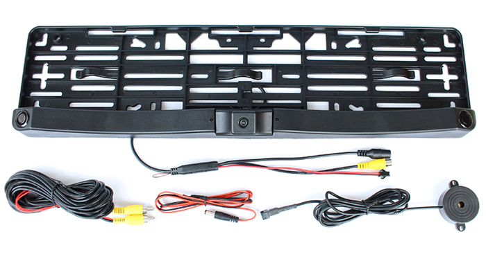 Rückfahrkamera in Kennzeichen-Pads mit Parksensoren