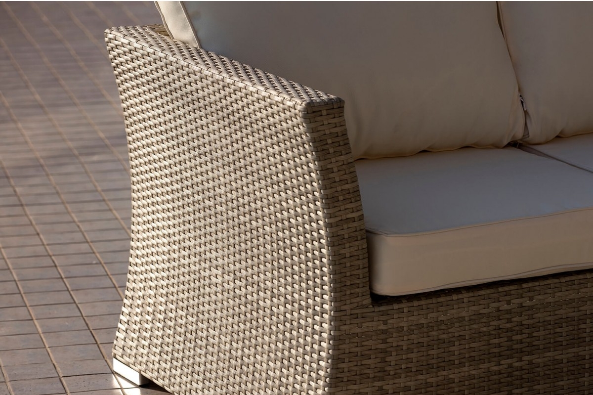 Sessel Sofa Rattan auf der Terrasse